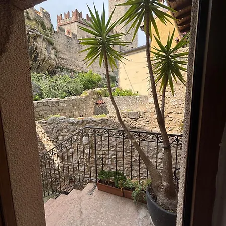 Castello 2 Apartment