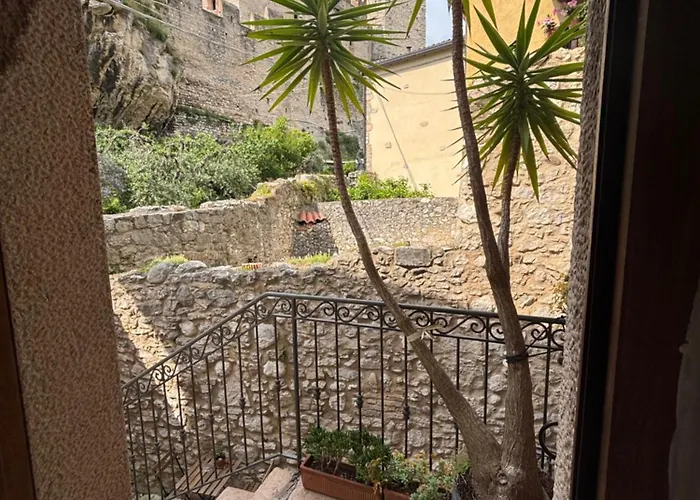 Castello 2 아파트